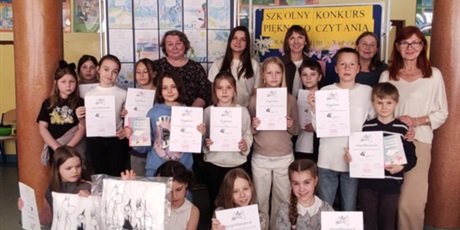 Powiększ grafikę: uczestnicy konkursu pięknego czytania