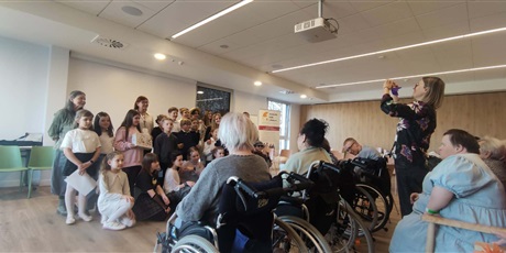 Powiększ grafikę: marcowe-spotkanie-w-fundacji-hospicyjnej-680944.jpg