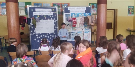 Powiększ grafikę: prezentacja wierszy przez uczniów