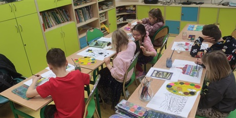 „Sztuka malowana” inspirowana malarstwem intuicyjnym Nikifora