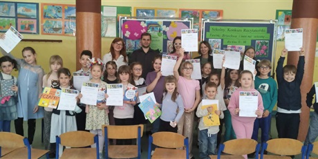Powiększ grafikę: uczestnicy konkursu recytatorskiego