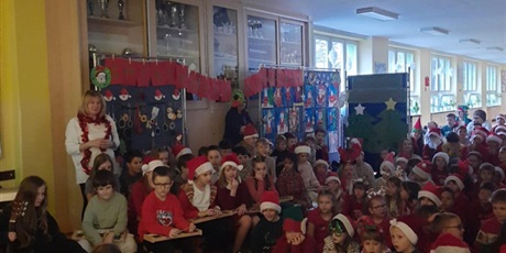 Powiększ grafikę: zaczarowana-choinka-2025-662070.jpg